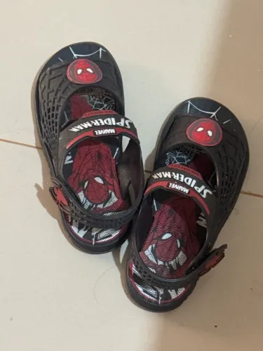 Sandália do homem aranha 