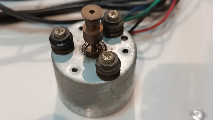 Motor para toca discos gradiente DS-20, SPECT-65 e outros.