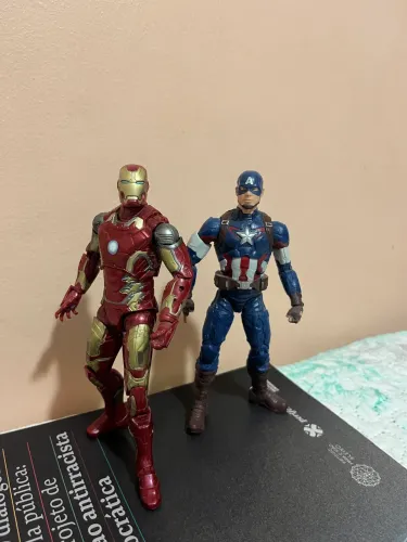 Bonecos articulados Homem de ferro e capitão América - Marvel Legends - Original