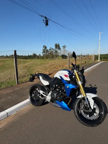 BMW IMPECÁVEL