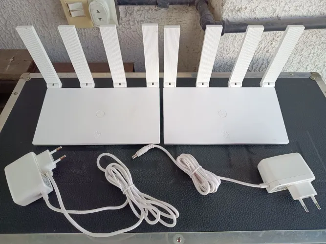 Vendo dois Roteadores Huawei Ws5200 V2, Wi-Fi, Ac1200, Gigabit, Dual Band, funcionando.