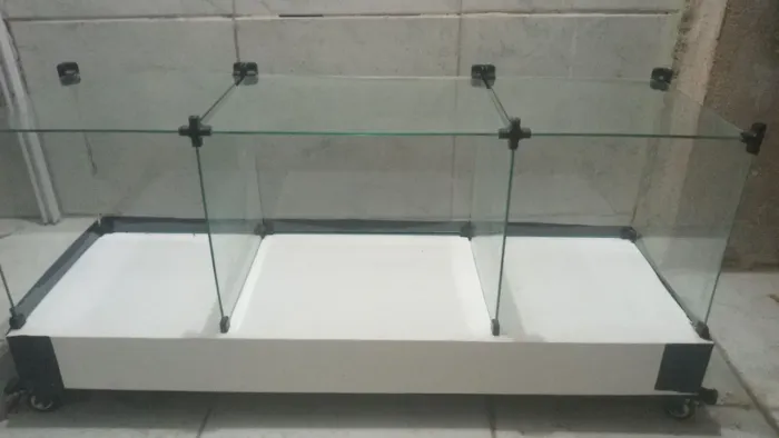balcão estante modulada de vidro