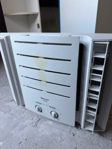 Ar-condicionado de janela Springer 127 Volts