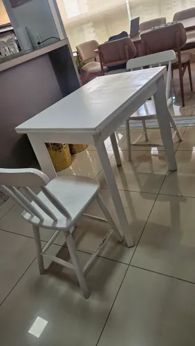Mesa extensível com 2 cadeiras