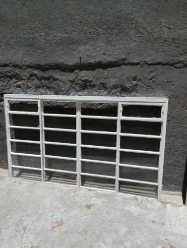 Vendo Janelão galvanizado 2M x 1,20M