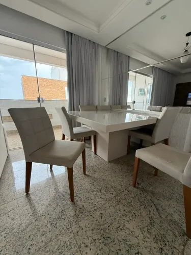 Mesa de jantar quadrada 1,40 m em laca + 6 cadeiras