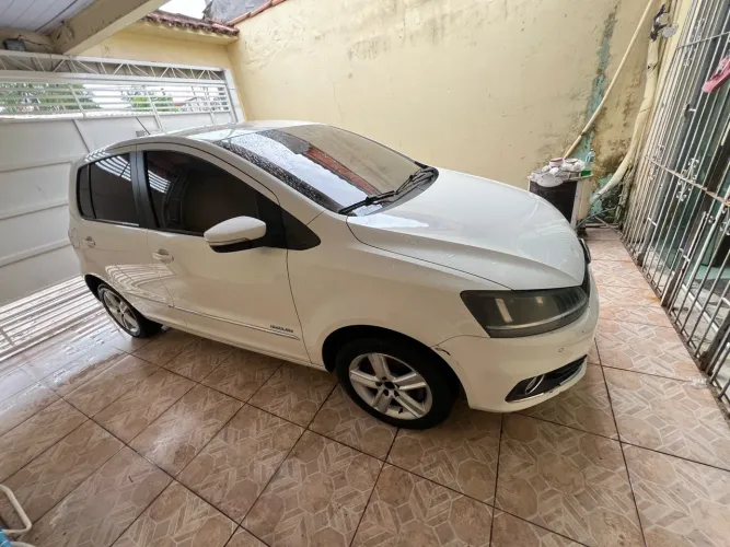 Volkswagen Fox Highline 1.6 Flex 16V 5P 2015