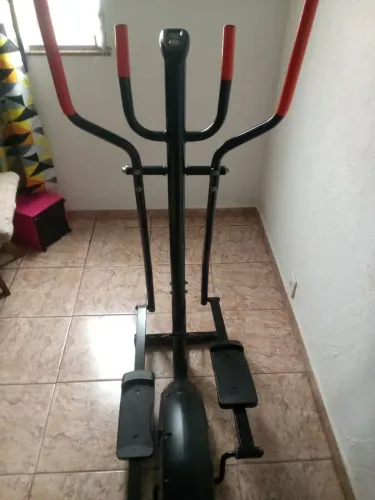 Elíptico (simulador de caminhada)