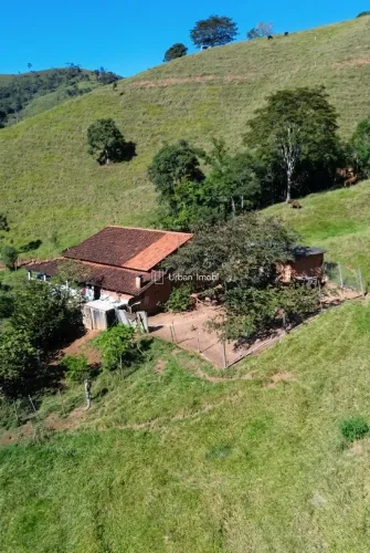 Sítio à venda em Rio Preto/MG com 63,4 hectares, nascentes e excelente estrutura