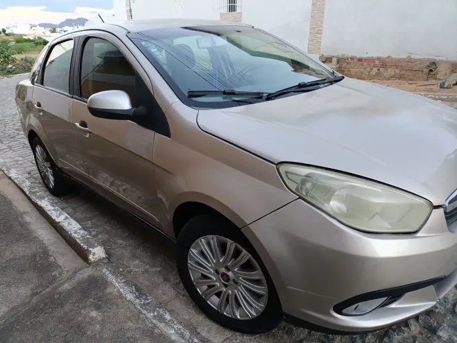 Fiat Grand Siena Essence Dual. 1.6 Flex 16V 2013