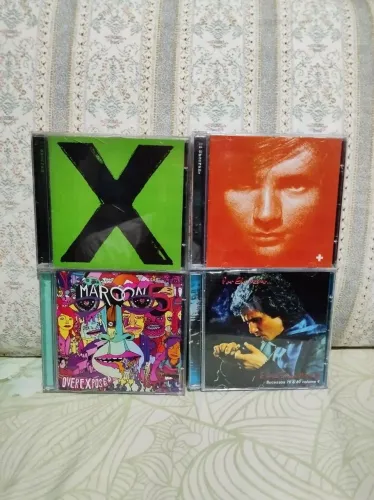CDs Ed Sheeran, Maroon 5, Roberto Carlos - X, +, Overexposed, Por Ele Mesmo Volume 4