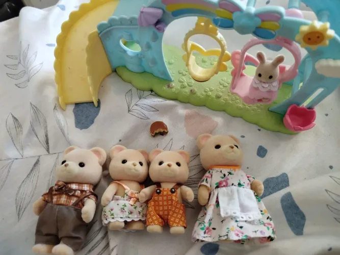 Sylvanian Families família urso+ parquinho