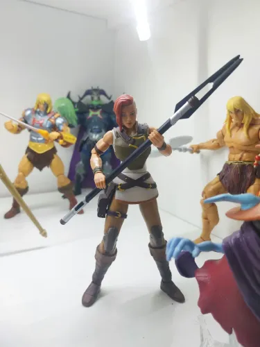 Figura Teela (Rebelde) Masterverse Revelation