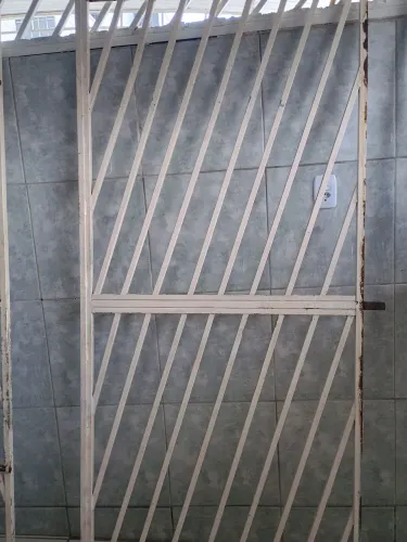 Vendo portão em Metalon 