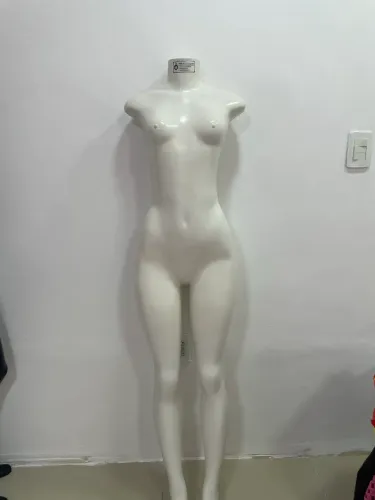 Manequim feminino