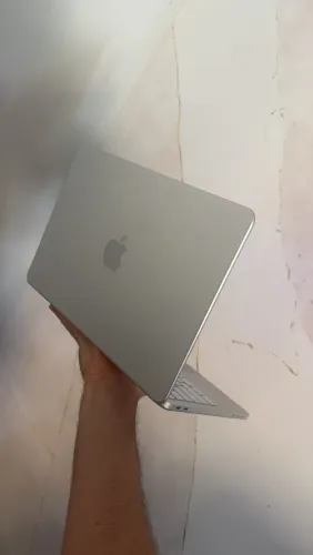 MacBook neo 8/256 - 3 meses de ativo