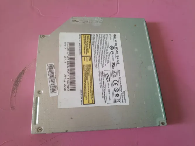 gravador e leitor de DVD e CD interno para notebook,não testei