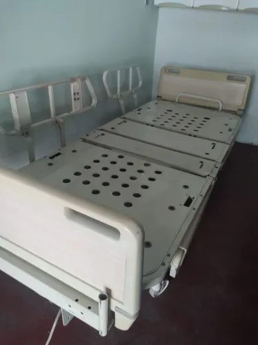Cama hospitalar eletrica