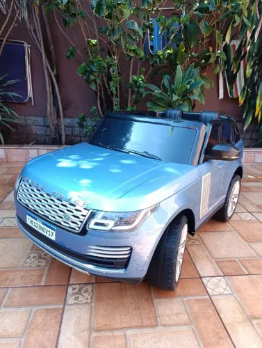 Carro Elétrico c/ bateria nova, possui multimédia, funcionando perfeitamente R$ 3.699,90