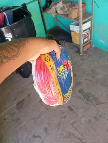 Vende-se um rolo de fio 90 metros