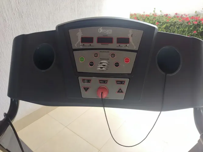 Vendo Esteira Dream Fitness usada