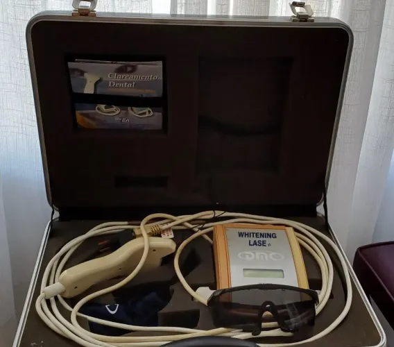 Laser para Clareamento Dental Whitening Lase II DMC - Usado em Ótimo Estado!