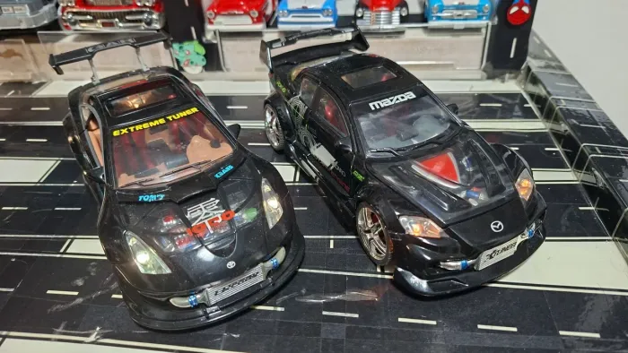 Miniaturas Toyota Celica e Mazda RX-8 Kentoys escala 1/24