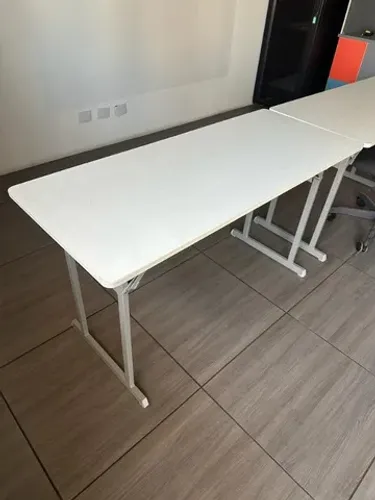 Mesa com Pés Dobráveis 