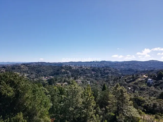 Lote com Vista para a Pedra do Baú na Região do Alto do Capivari - Campos do Jordão/SP