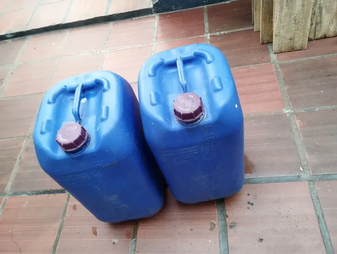 Galões de 30 litros