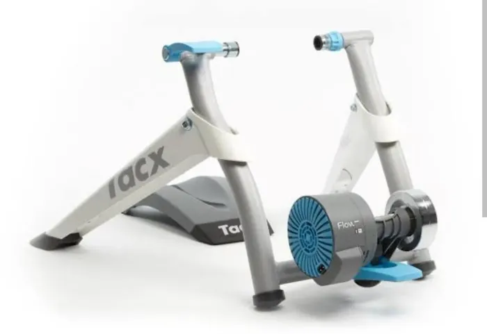 Treinador/Rolo de Bicicleta Tacx Flow Smart perfeito estado, pouquíssimo uso.