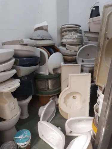 Lote de cubas e pias usadas ,40$ cada