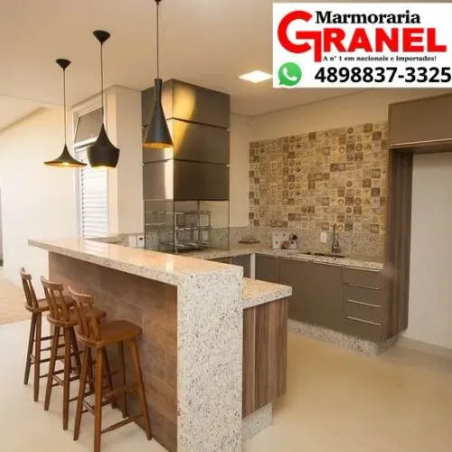 AE- Cozinha linda com rodapés e bancada
