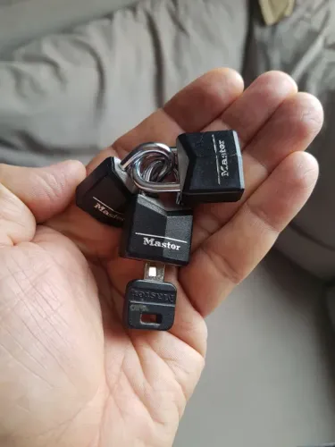 Cadeados Master (Troco por carregador Samsung 25W preto) 
