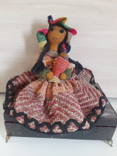 Boneca de crochê Artesanal - Linda e Detalhada
