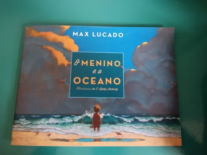 Livro O menino e o Oceano