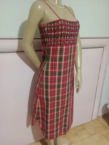 Vestido xadrez vermelho e verde Midi