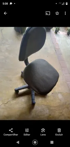 Cadeira com avarias