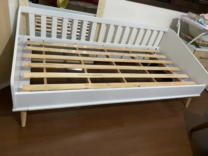 Cama auxiliar quarto de bebê/solteiro sem colchão