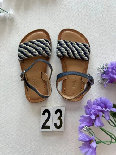 sandalia NEXT numero 22