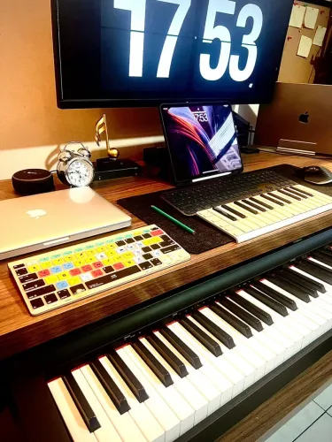 Mesa Retrátil StudioDesk Nogueira 1,50m Escritório & Home Studio