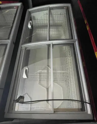 Freezer Horizontal com Portas de Vidro