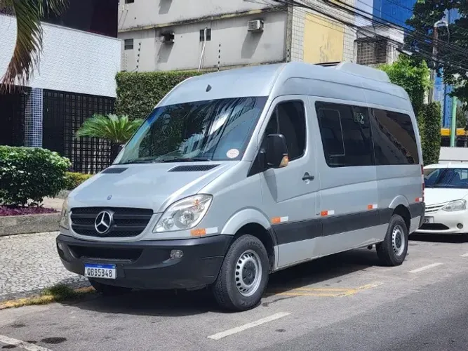 VAN PARA ALUGUEL