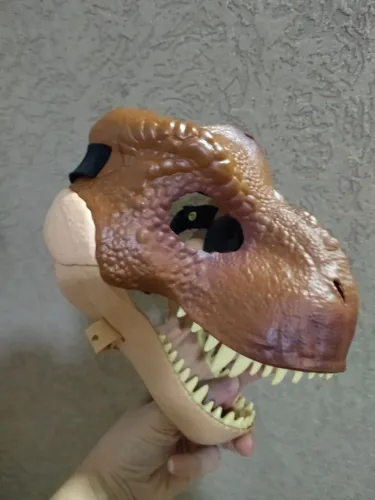 Máscara tiranossauro Rex mattel 