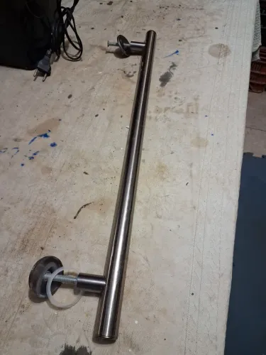 Puxador de porta so 1 lada