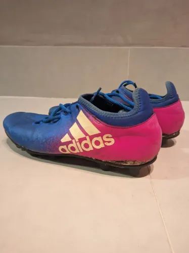 Chuteira Adidas n. 40/41