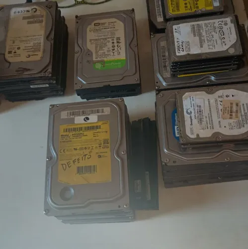 Vendo HDs de 1tb  de 500gb    de 320 gb 30 reais cada 
