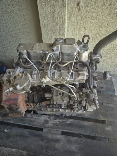 Motor Yanmar 4tnv