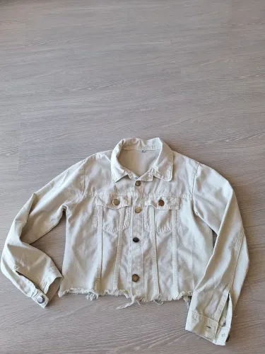 Jaqueta Jeans Bege Tamanho P pouquíssimo usada