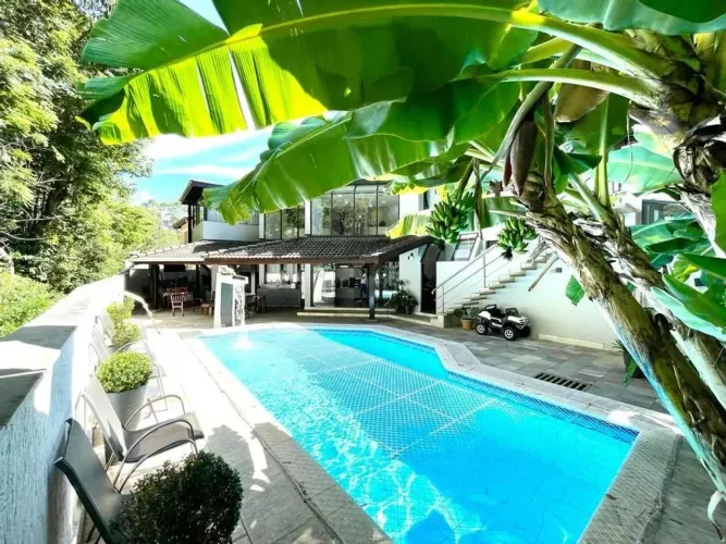 Casa à venda e para alugar em Santana de Parnaíba, Alphaville, com 6 quartos, com 623 m²